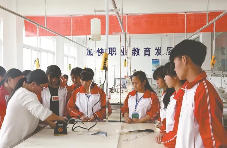 特斯拉招聘条件要求硕士专业,特斯拉大专生招聘条件要求