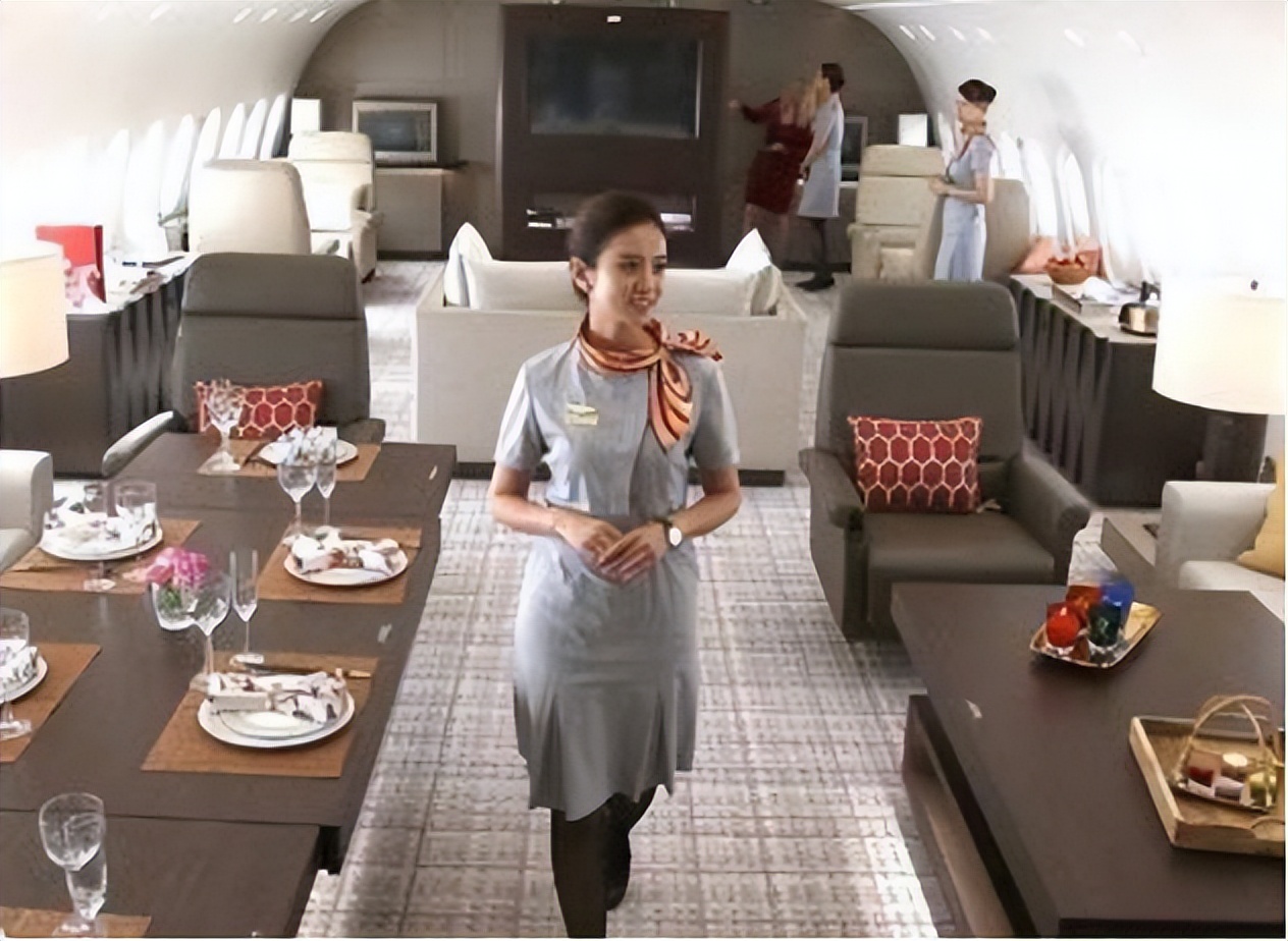 有钱人私人飞机,私人飞机上的空姐都做什么