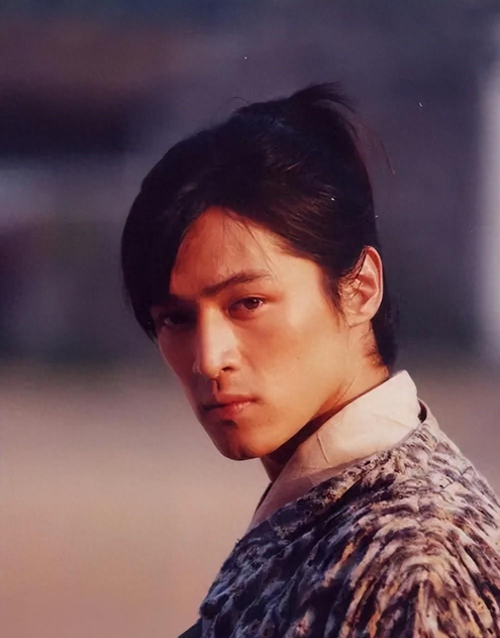 古装鬓角怎么弄的,古装剧鬓角处理