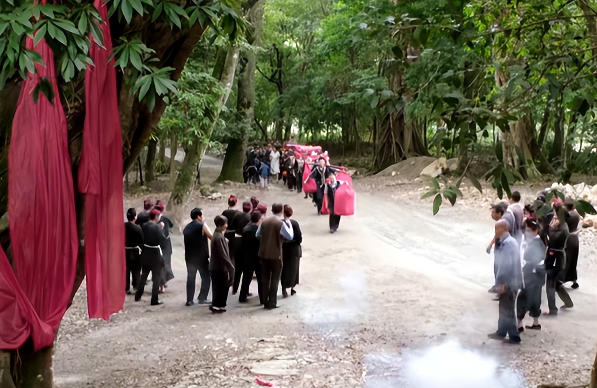 福安畲族婚礼拜堂,畲族女方不拜堂