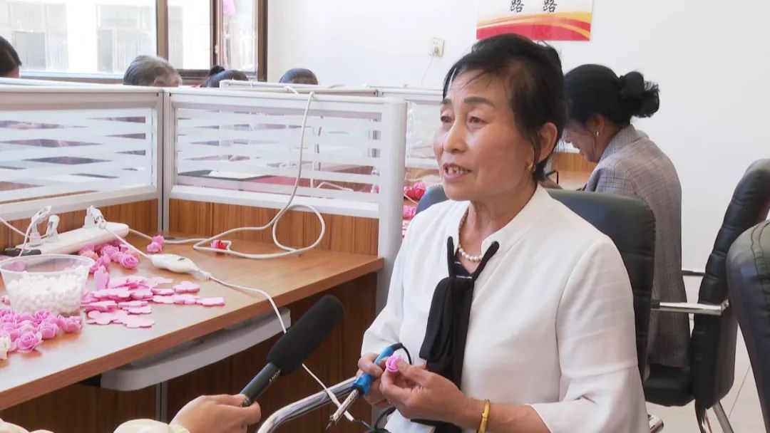 勤劳致富靠双手纯手工活,小小手工活带动大产业