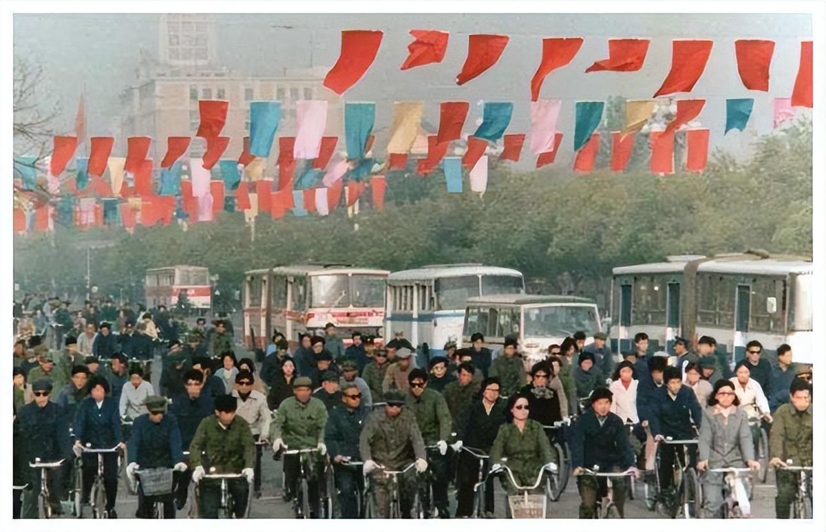 成都富豪邱先甫离婚案进度,四川成都亿万富翁邱先甫的妻子