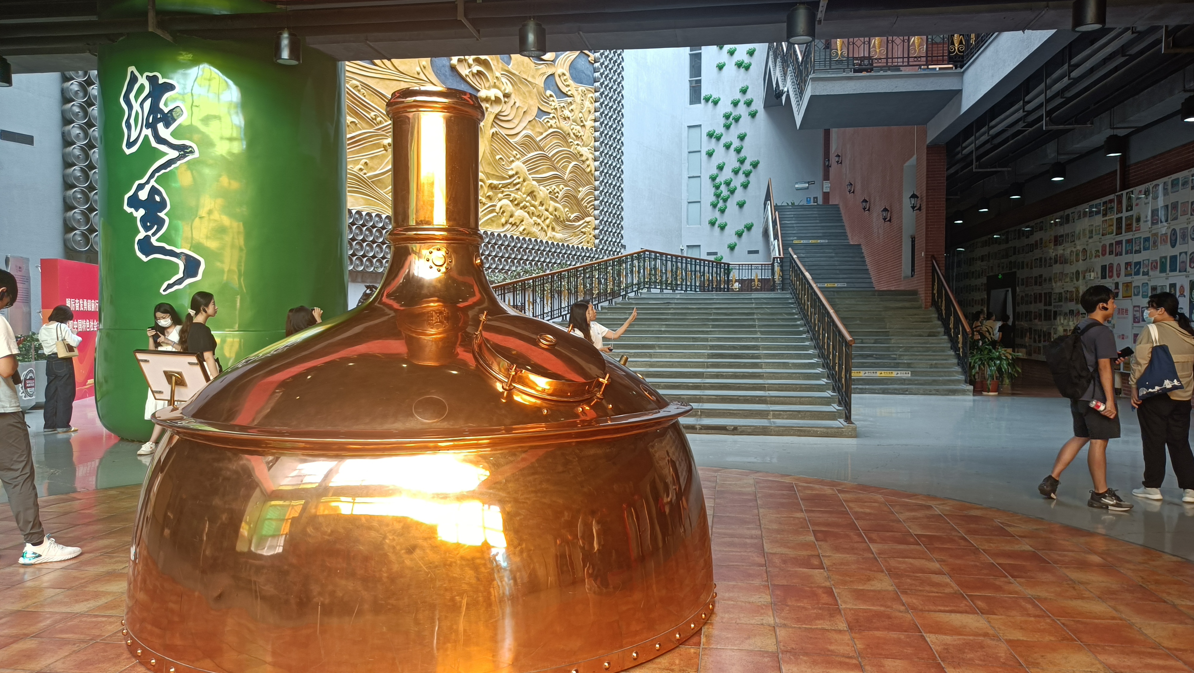 去了一趟珠江啤酒总部,发现了啤酒的真相,果断狂饮3杯