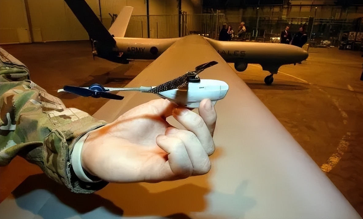 “黑蜂”微型侦察无人机,黑蜂无人机视频大全