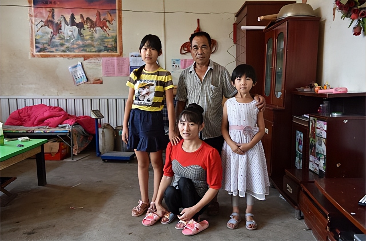 爬行妈妈董明英是什么村的,爬行妈妈董明英的日常生活