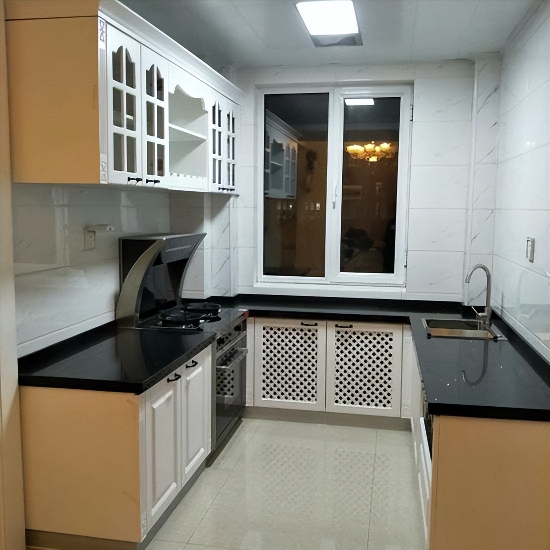 厨房地面渗水怎样修理比较好,厨房烟道的周围渗水怎么维修