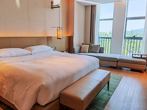 湖景套,单台盆,小浴缸,中式园林度假酒店—无锡蠡湖万豪