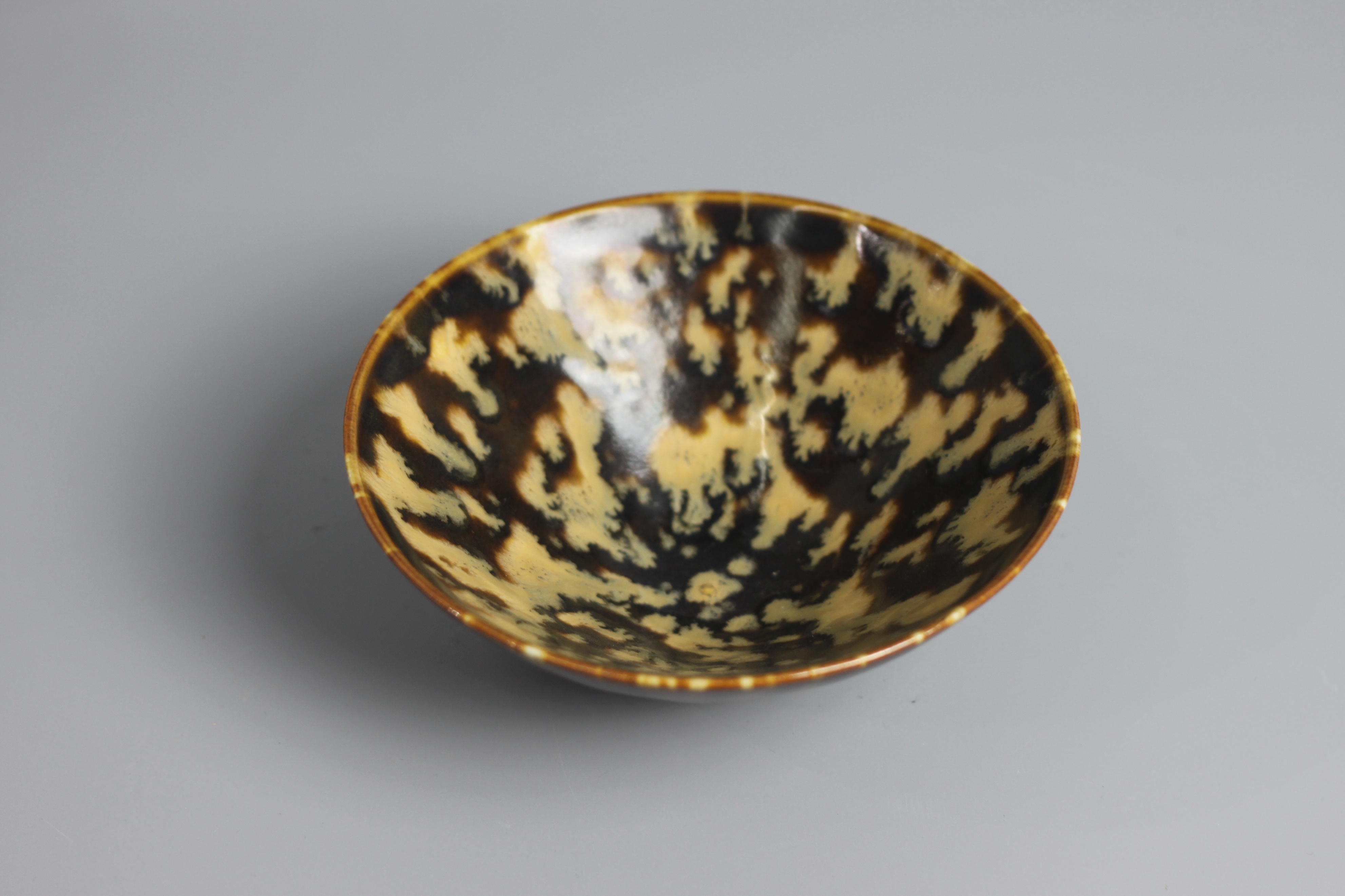 宋代吉州窑虎皮纹盏图片,宋代灰胎黑釉吉州窑茶盏图片