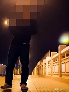 一伙人疑似拍摄色情虐待视频，男子见义勇为，协助警方将其拦停