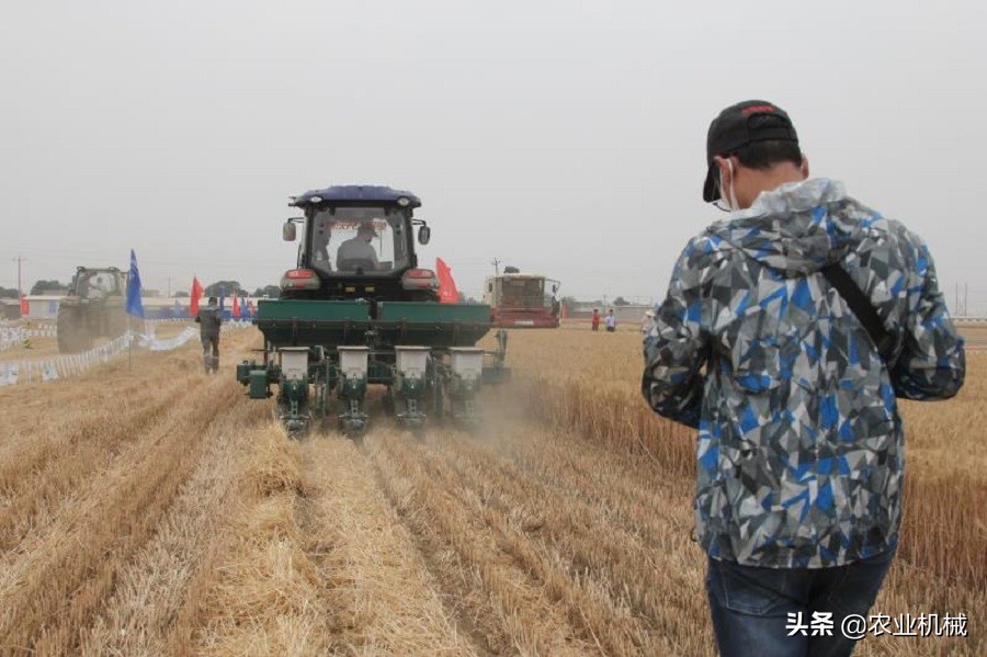 新常态下农机增长方*论法**：新理念、新组织、新机会、新战法
