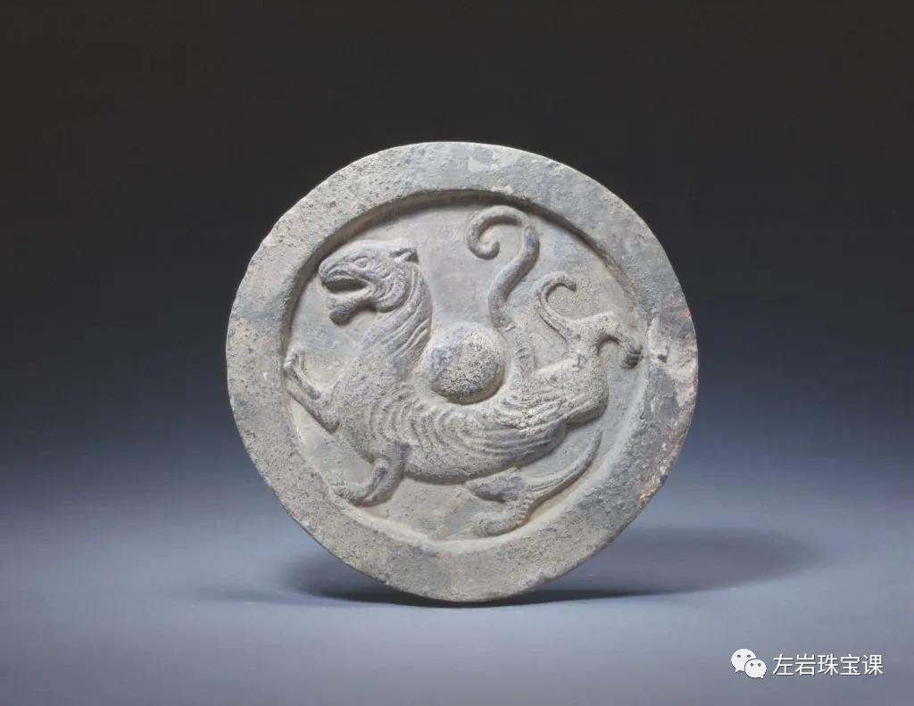 虎生肖戴什么首饰好运图片,生肖虎黄金的寓意和象征