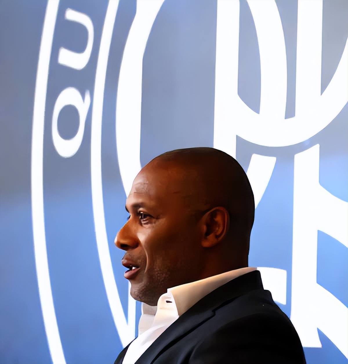 英国反歧视组织主席：平权运动在英伦足坛任重而道远