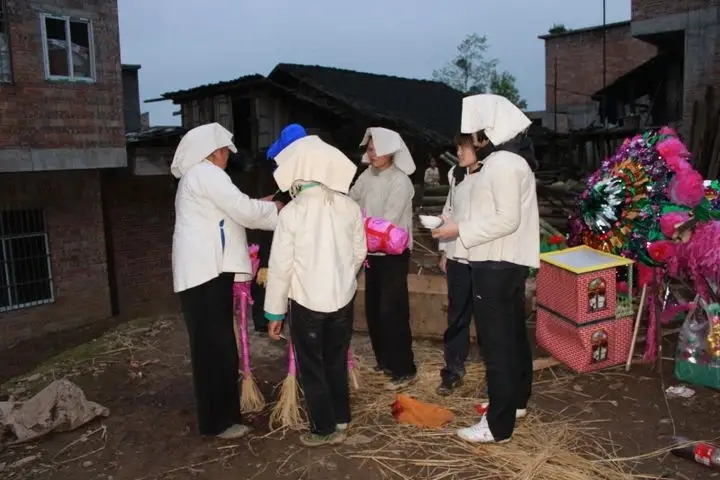 二次上门吊丧合适吗,去亲戚家上门吊丧禁忌