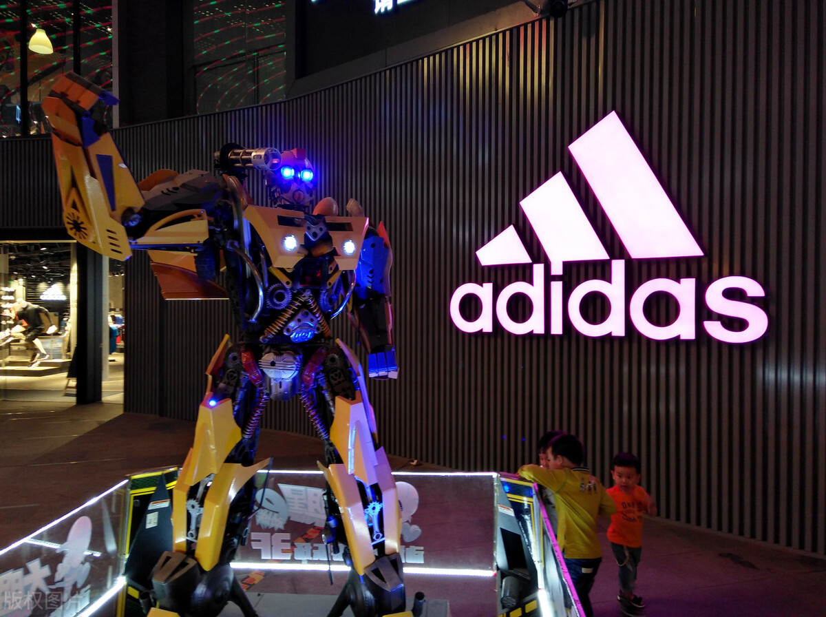 关于阿迪达斯中国市场情况,阿迪达斯耐克销量大幅下滑