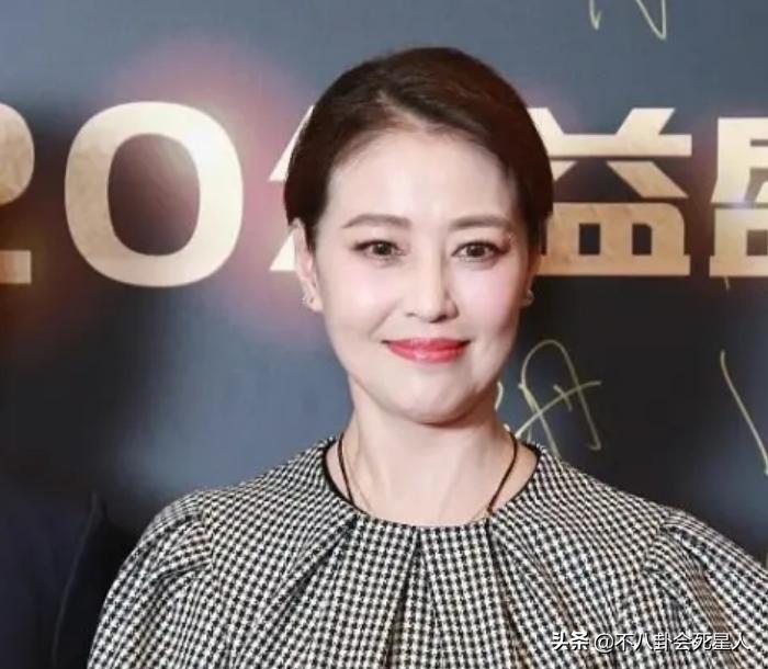 颈纹越来越多越来越显老怎么办,顽固又显老的颈纹