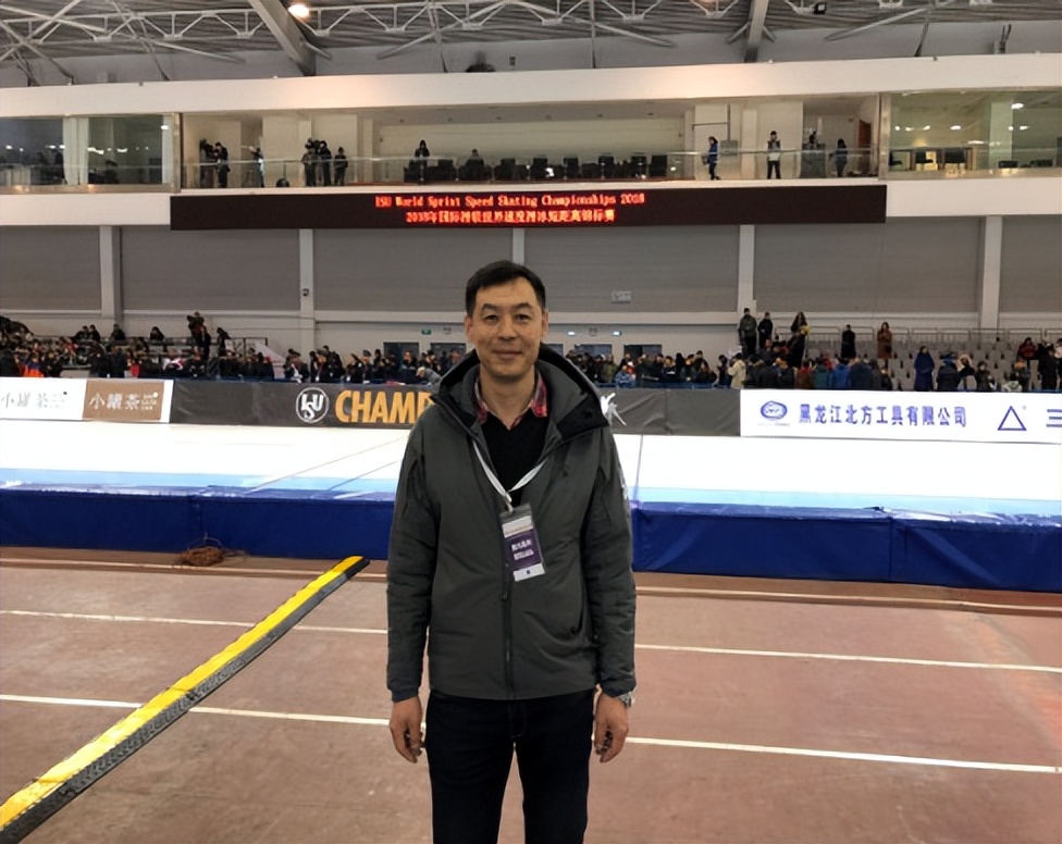 国家二级速度轮滑裁判员证怎么考,自由式轮滑国家级裁判员怎么考