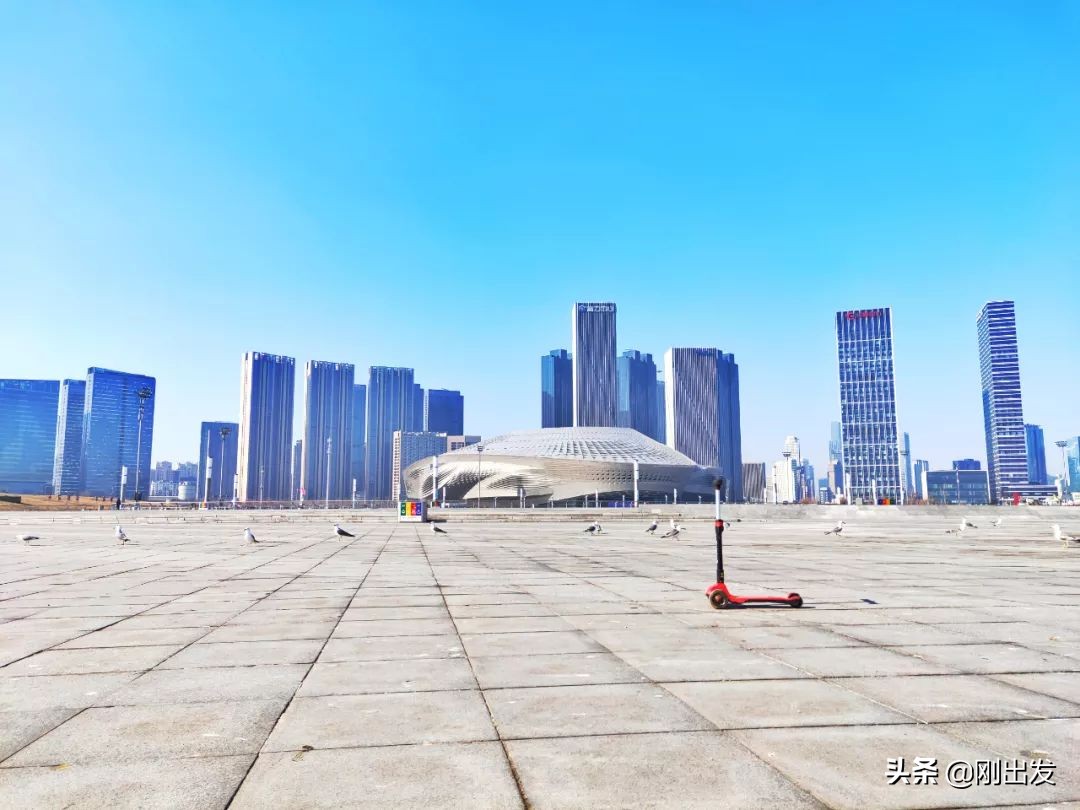 大连喷泉广场东港附近景点,大连东港音乐喷泉广场全景