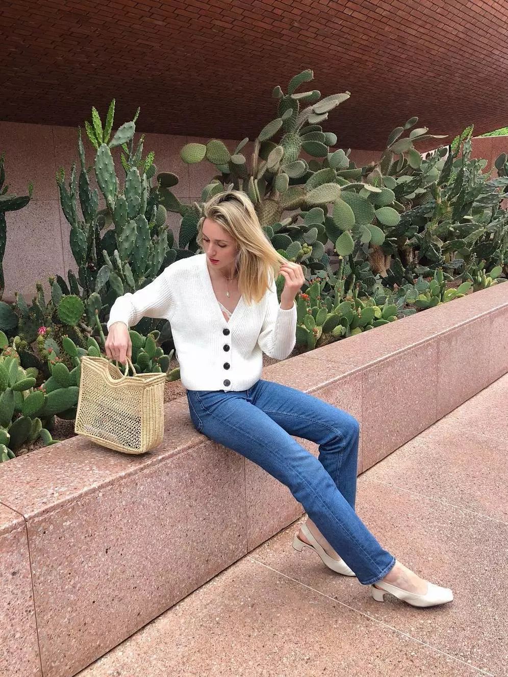 奶奶鞋和老爹鞋哪个好搭配 (奶奶鞋怎么搭配好看最新款)