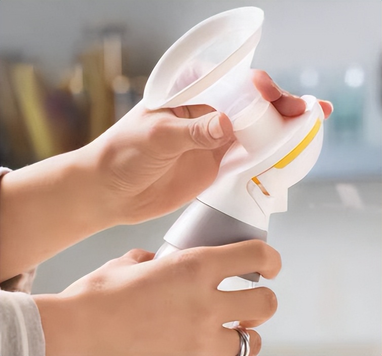 坚持母乳喂养美德乐吸奶器,母乳护理测评