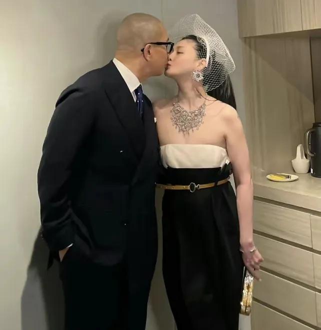 吃瓜第二天吐了,吃瓜吃得快吐了