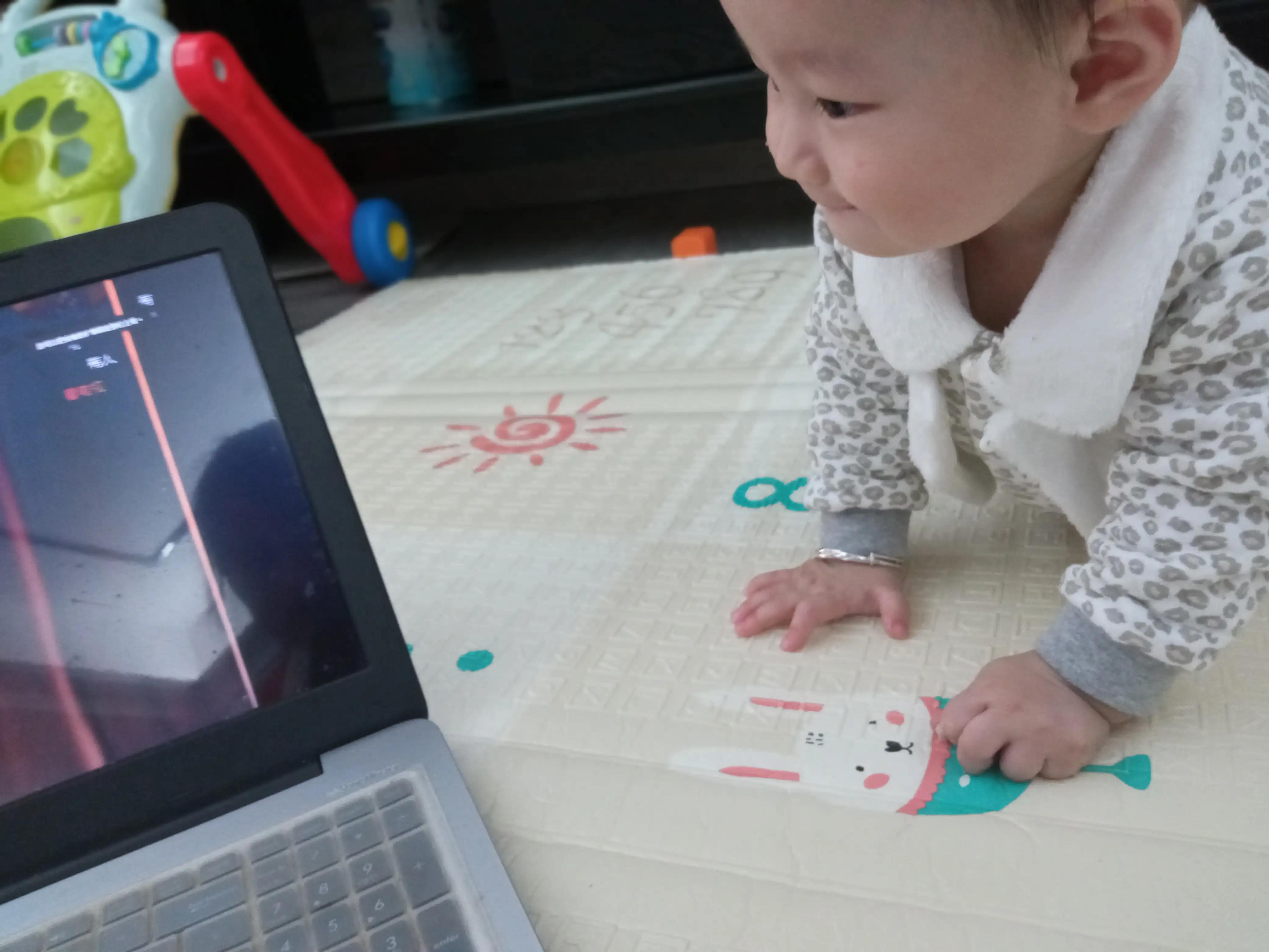 分享你孩子的迷惑行为,曝光自己小孩缺点该怎么发朋友圈