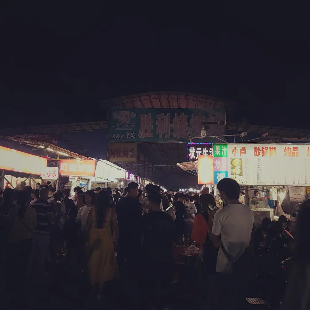 柳州最多配菜的螺蛳粉,柳州好吃又比较清淡的粉