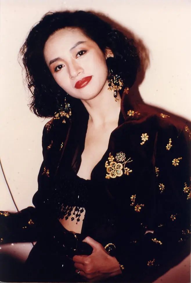 奥黛丽赫本令人印象深刻的事迹,奥黛丽赫本十大经典人物