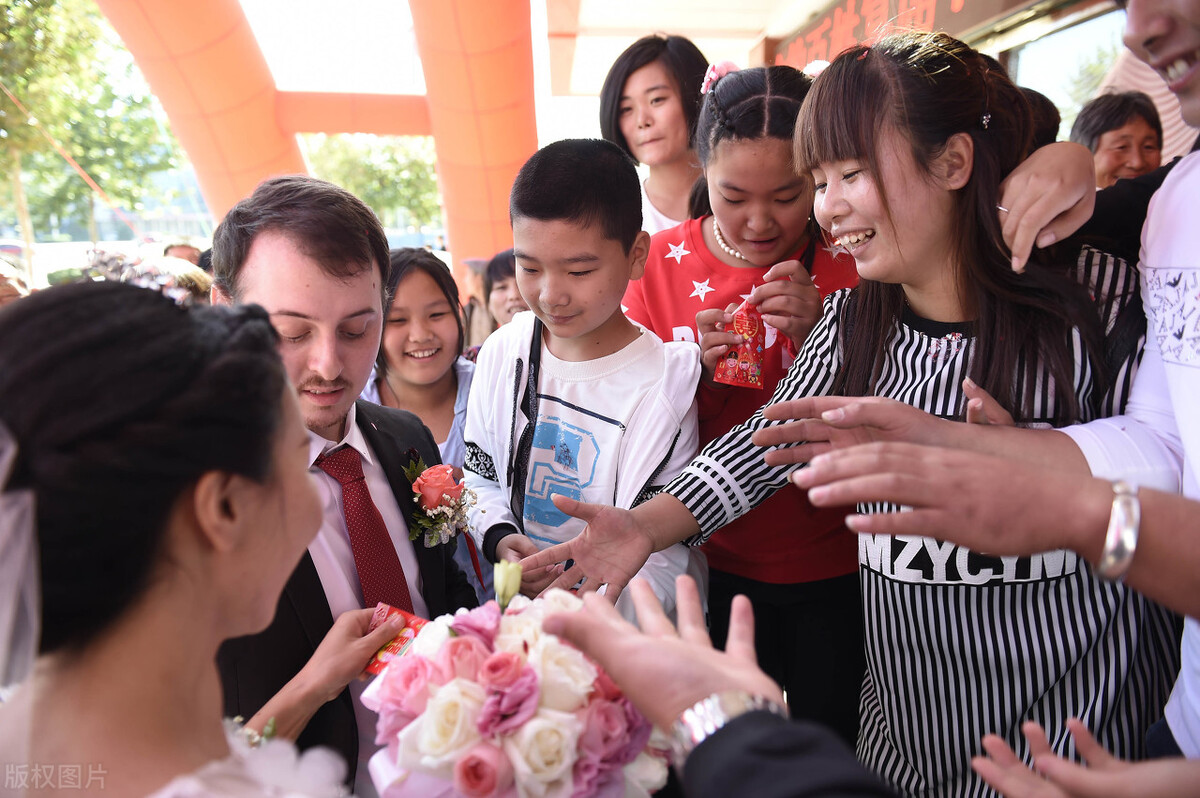 没钱娶媳妇能做上门女婿吗,娶媳妇和上门女婿有什么区别