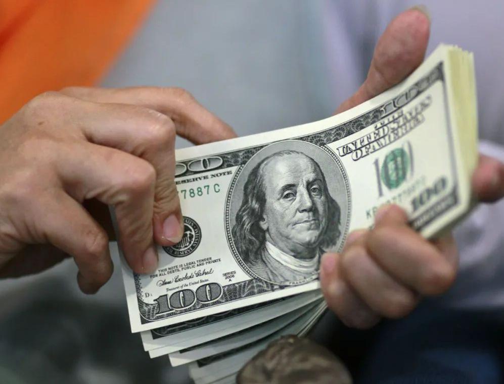 这个国家靠“盗采”南海石油发家致富，其国民现今天天躺平数钱