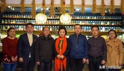 90年代中国首富:入狱18年妻离子散,小28岁小姨子为他不离不弃