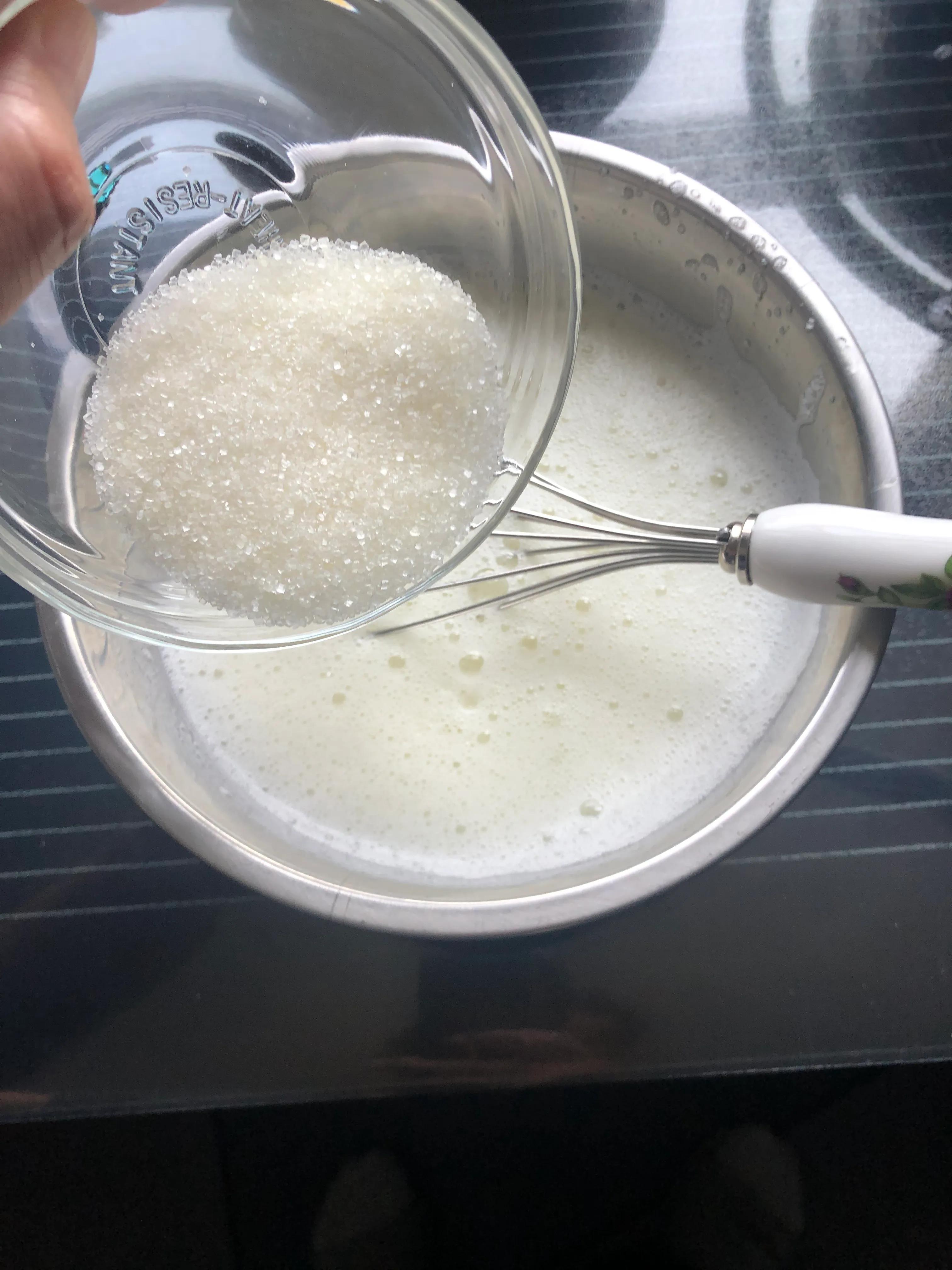 无烤箱无打蛋器最简单蛋糕,戚风蛋糕需要什么样打蛋器