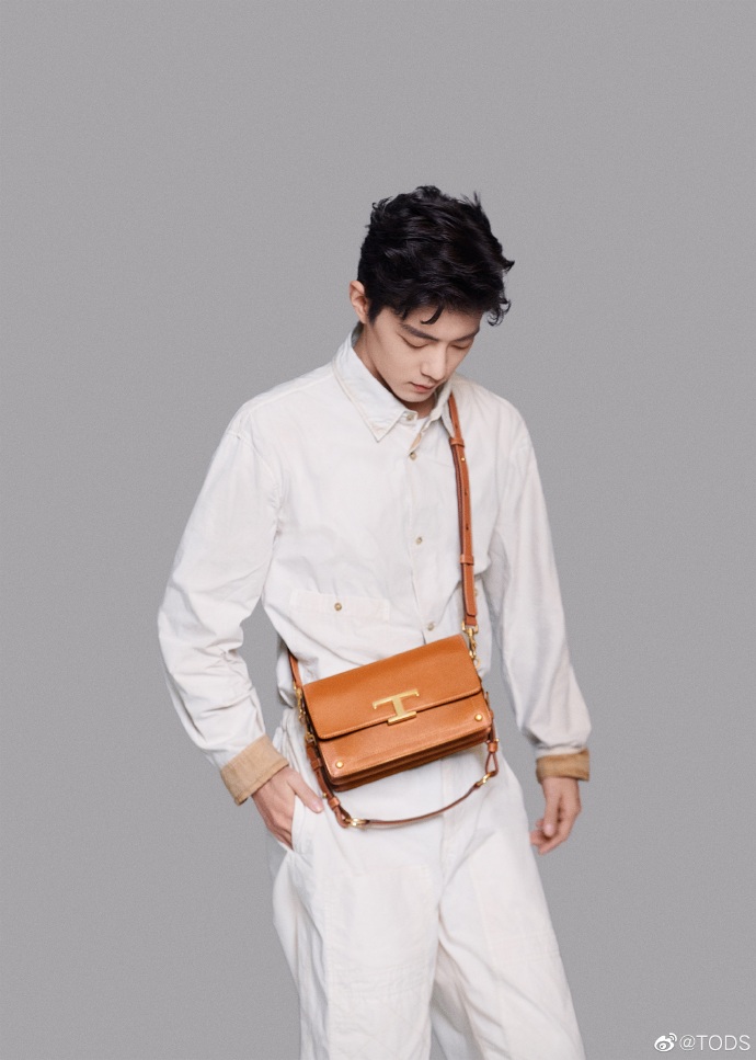 肖战把自己活成了自己的理想型,肖战把自己活成魏无羡吗