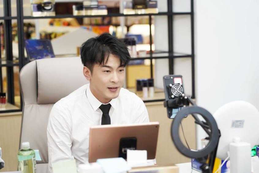 辛巴辛有志扩大助农版图,辛巴积极布局公益助农事业