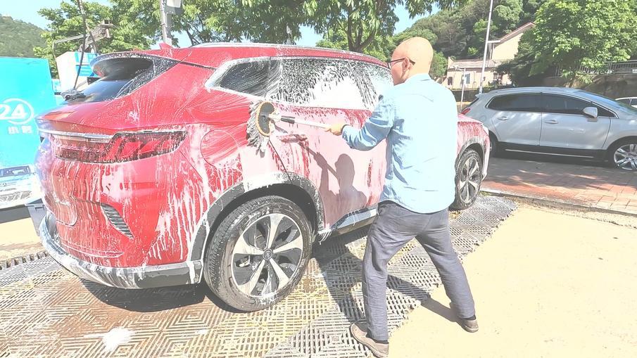 买一年的车车漆就老化,喵哥说车车漆修复