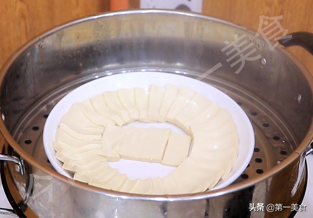 豆腐的传统做法石磨豆腐,腊月二十五做豆腐图片