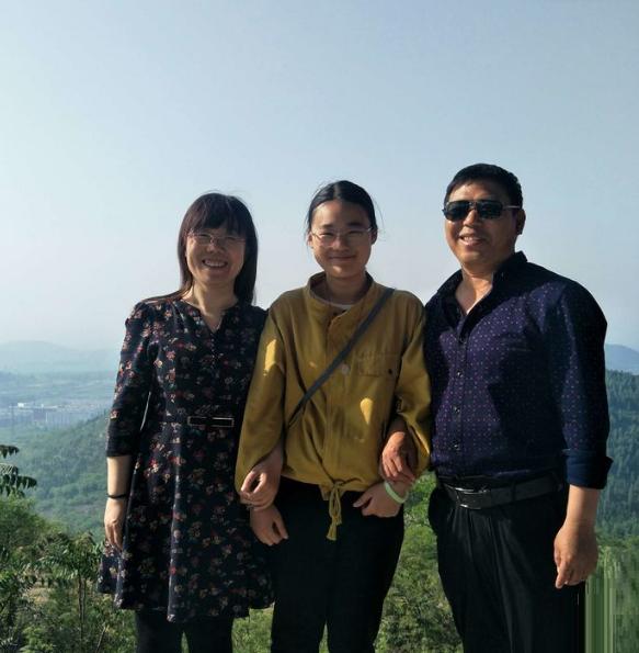 女儿考上研究生是不是妈妈的福报,女儿研究生毕业当老师