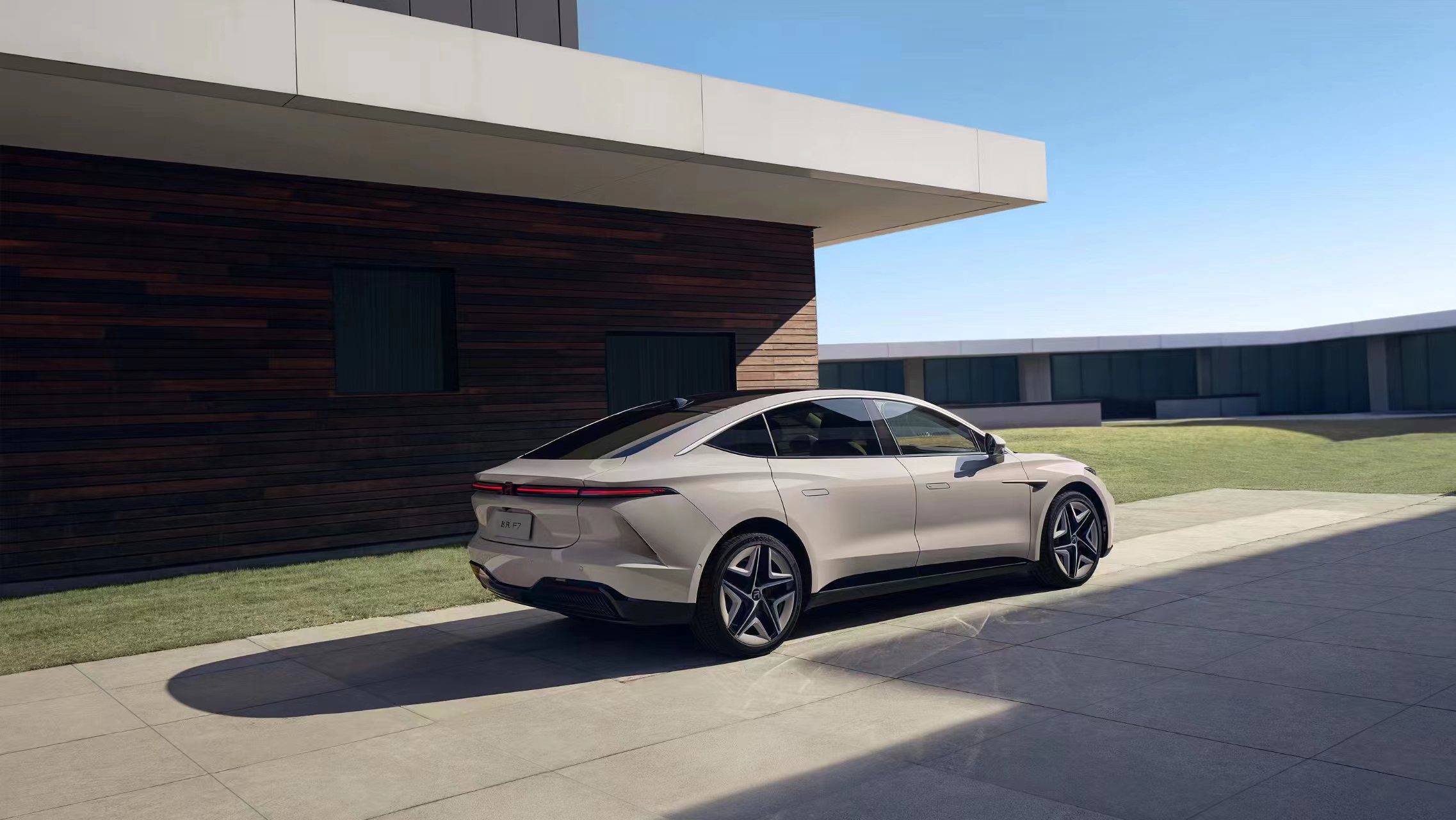 年轻人最值得入手的五款车,45岁十大最建议买的20万的车