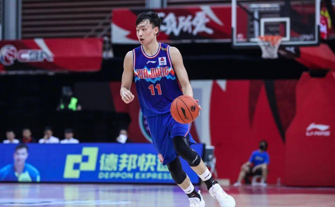 郭艾伦潘玮柏篮球,邓超郭艾伦完整视频