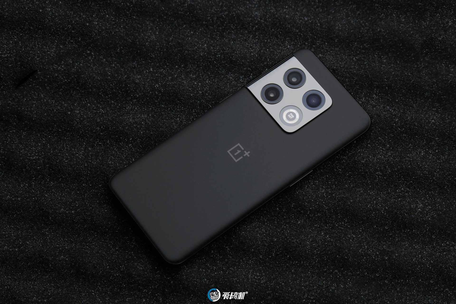 一加10pro对比苹果13,一加10pro和小米mix4