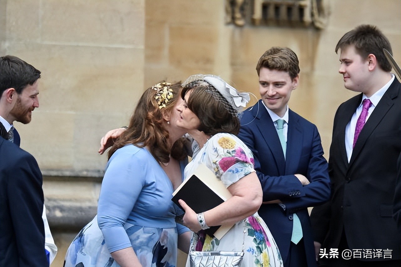 布莱尔一家六口罕见同框！180斤女儿全程光脚，长子是亿万富翁