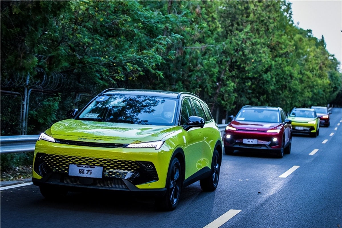 10万左右北汽魔方,北汽魔方功能详细介绍