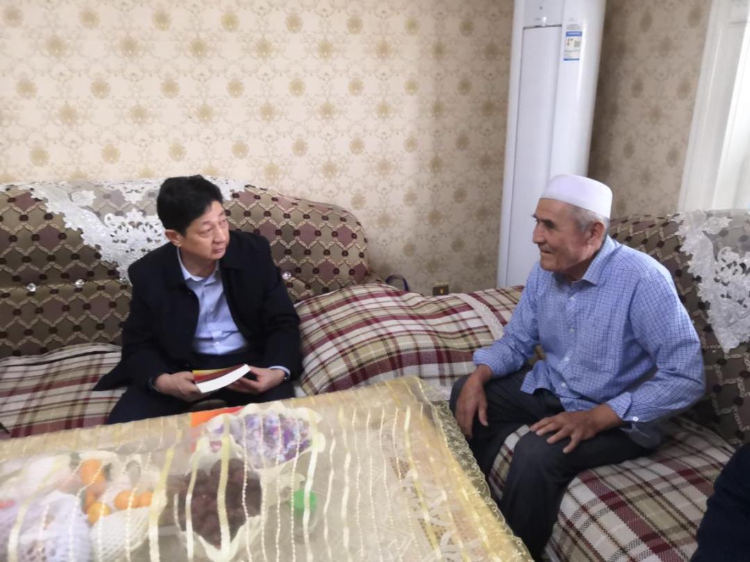 新春走基层镜头里的年味,新春走基层春节我在岗守护不打烊