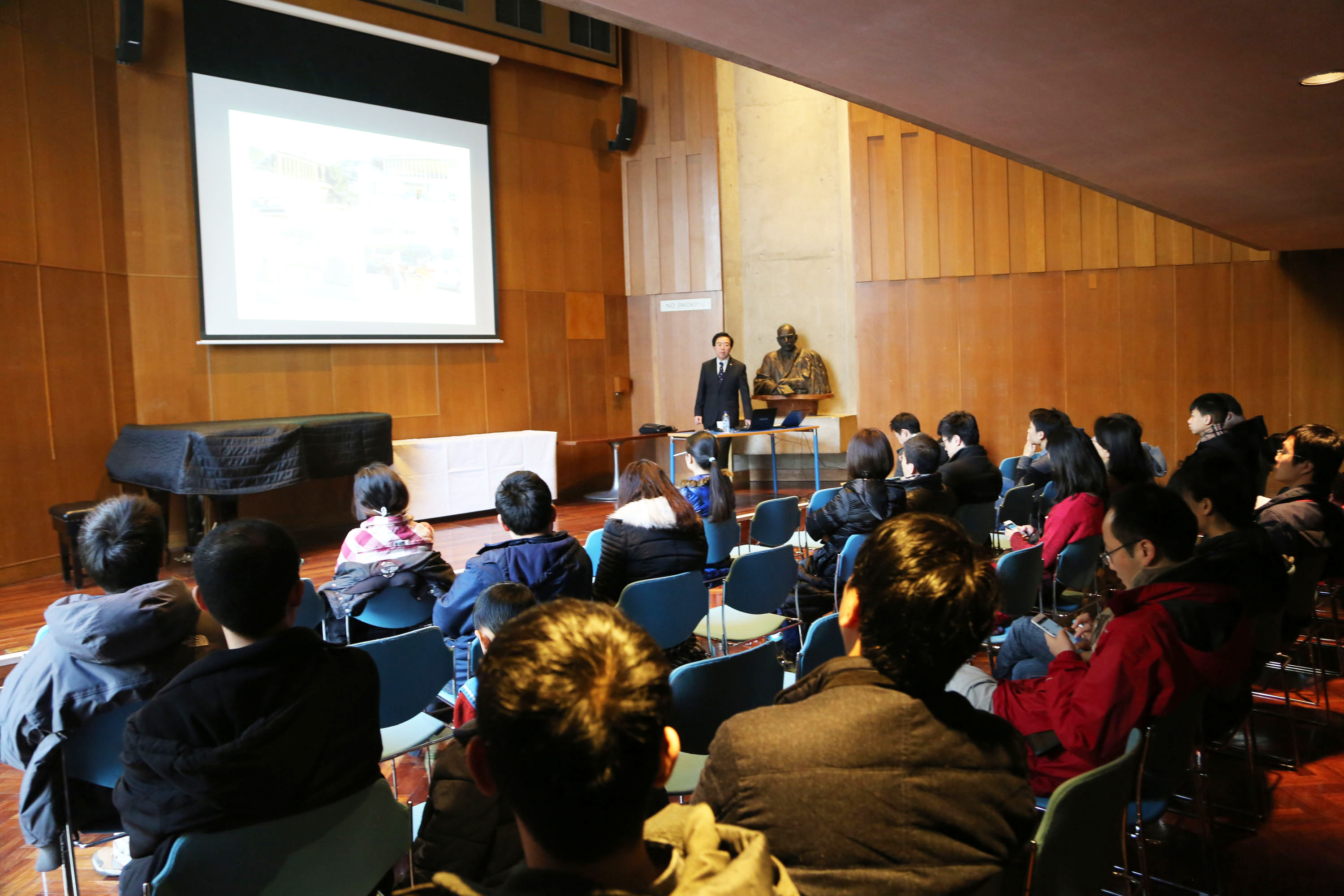 剑桥大学国王学院熊伟教授,剑桥大学国王学院唱诗班