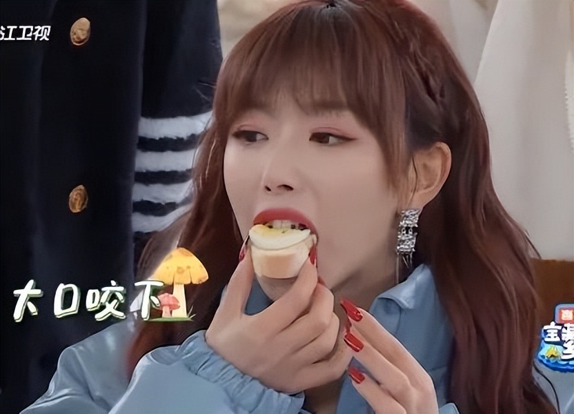 嘲笑女明星没吃过鱼子酱的男嘉宾,被嘲没吃过鱼子酱