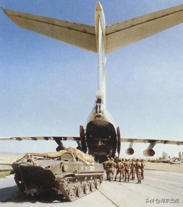 伊尔76民用运输机,伊尔76运20起飞