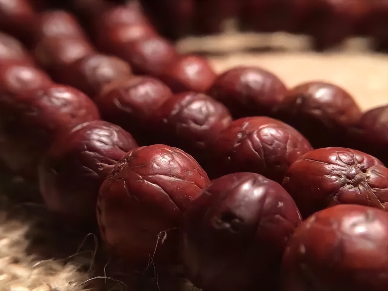 凤眼玉化牛津红要多久,凤眼菩提大小不一样值得盘玩吗