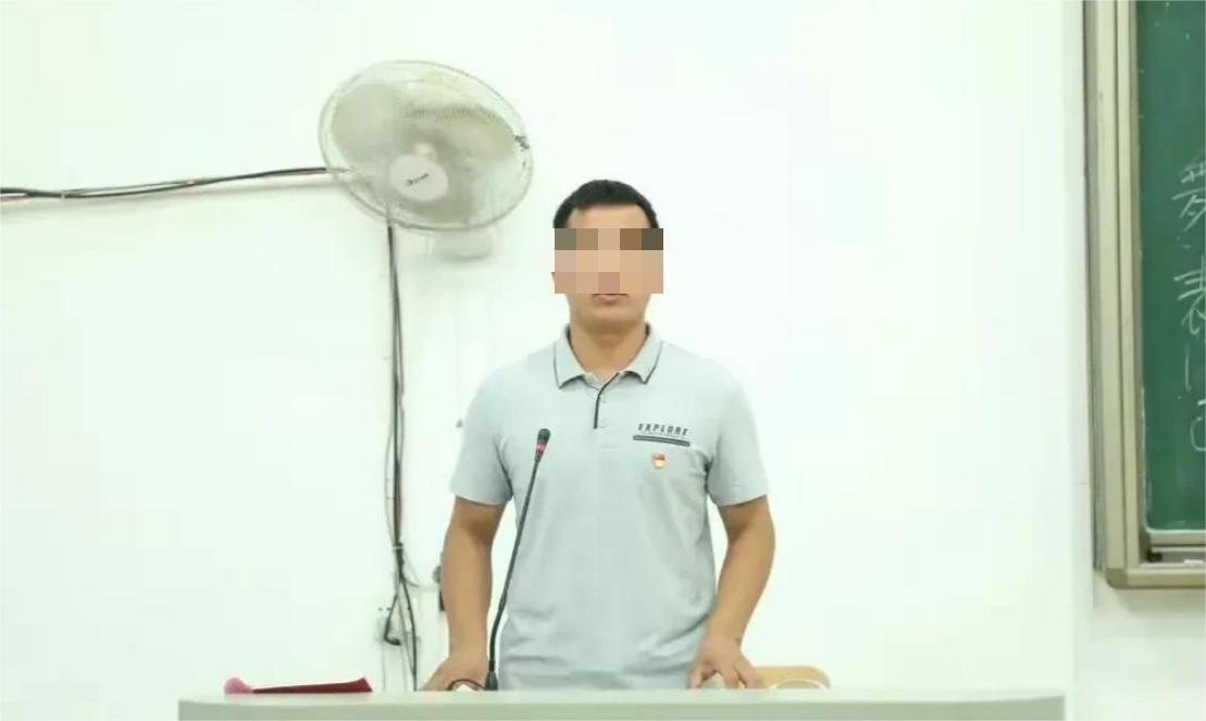 突发！女大学生被辅导员老师夺走*夜初**，*体下**流血3天，老师已拘留