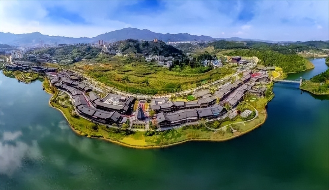 丹寨万达网红旅游小镇,来丹寨万达小镇体验网红小镇魅力