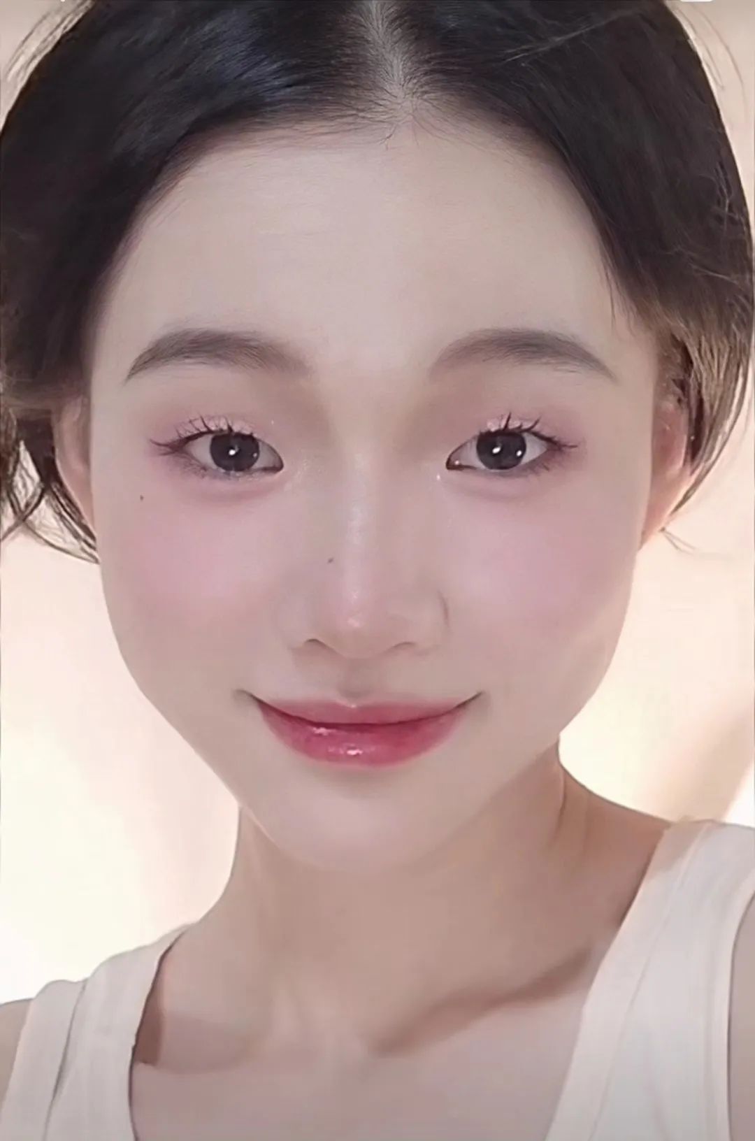 塌鼻子正脸好看,塌鼻子该如何变美啊