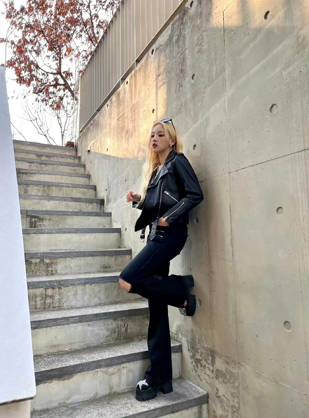 宋雨琦穿皮衣皮裙高筒靴,宋雨琦美人鱼皮衣